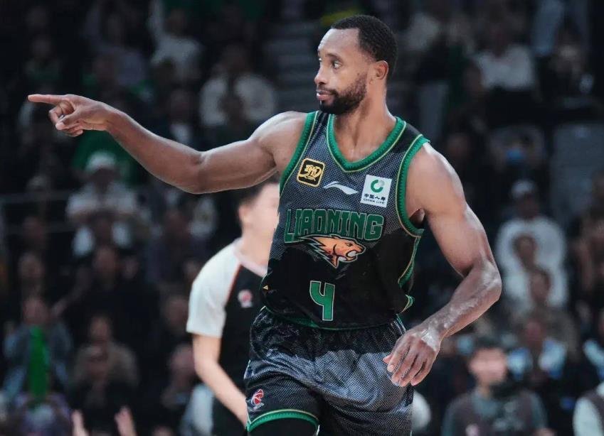 球队的阵容, 任了解说嘉