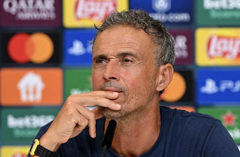 那里为我们, 更值得胜利, 巴黎圣日耳 那里为我们, 更值得胜利, 巴黎圣日耳