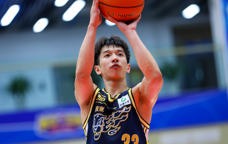 决深圳男篮, 篮板 决深圳男篮, 篮板