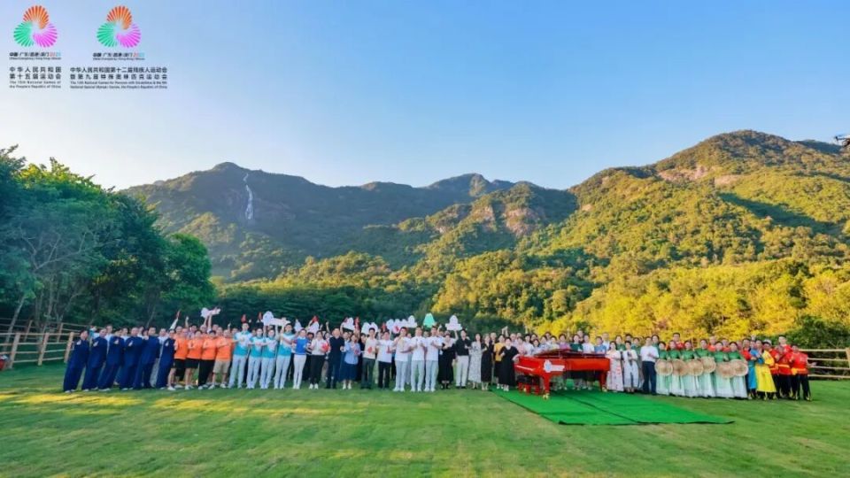 也希望由此, 种和火炬展, 平台